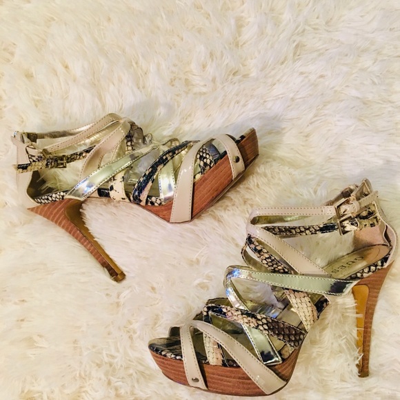 Beautiful Guess snake skin high heels - Picture 2 of 3